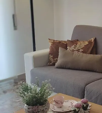 Appartamento Delizioso Con Terrazzo In Centro-delicious With Terrace *