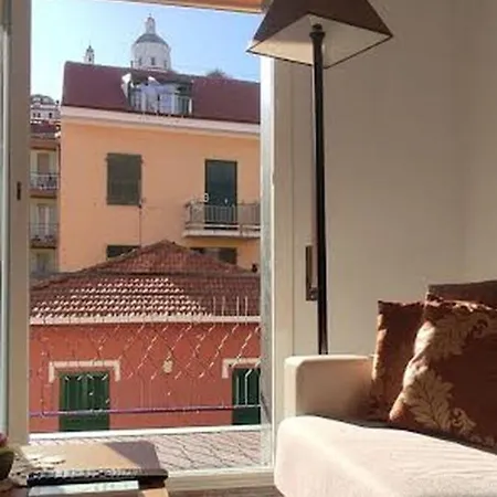 Delizioso Con Terrazzo In Centro-delicious With Terrace Appartamento Sanremo